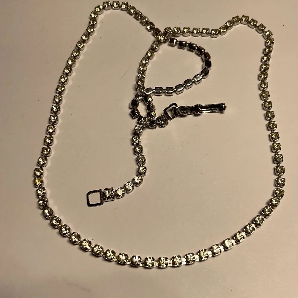 Avon Silver Necklace with Clear Stones Price Firm - Picture 4 of 5